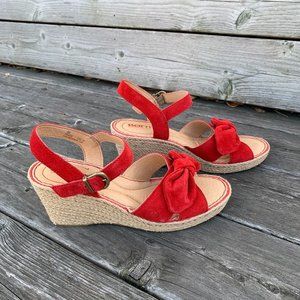 Born Monticello Red Suede Bow Sandals 8